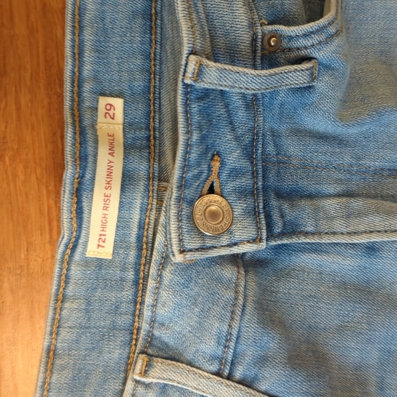 Levi's| 721 high rise skinny ankle jean - Picture 4 of 7